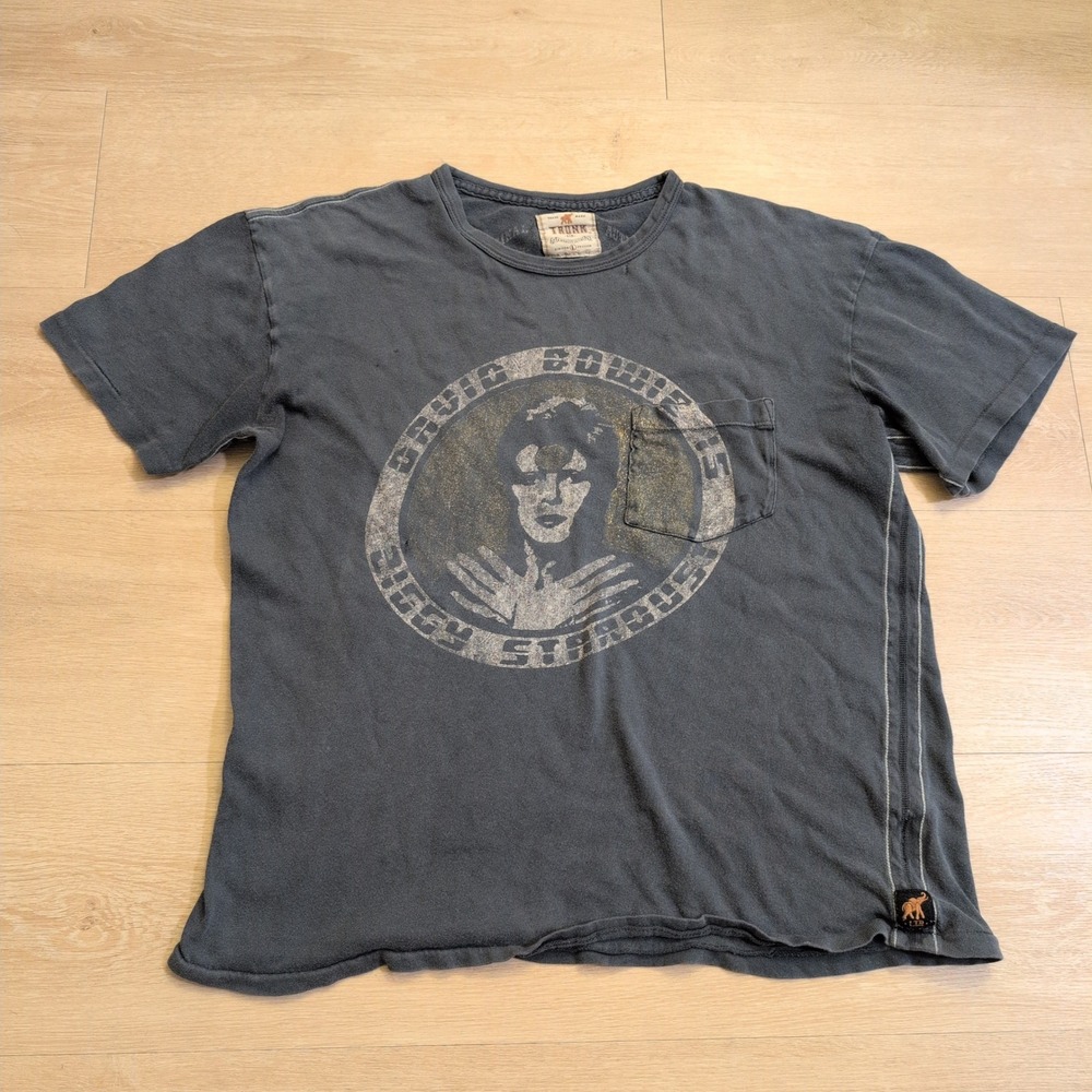 Trunk Ltd David Bowie Ziggy Stardust Graphic Large Shirt Grey Pocket Tee